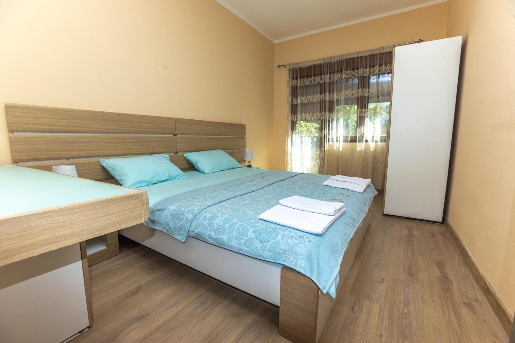 Apartmani Bulevar Цетинє Екстер'єр фото